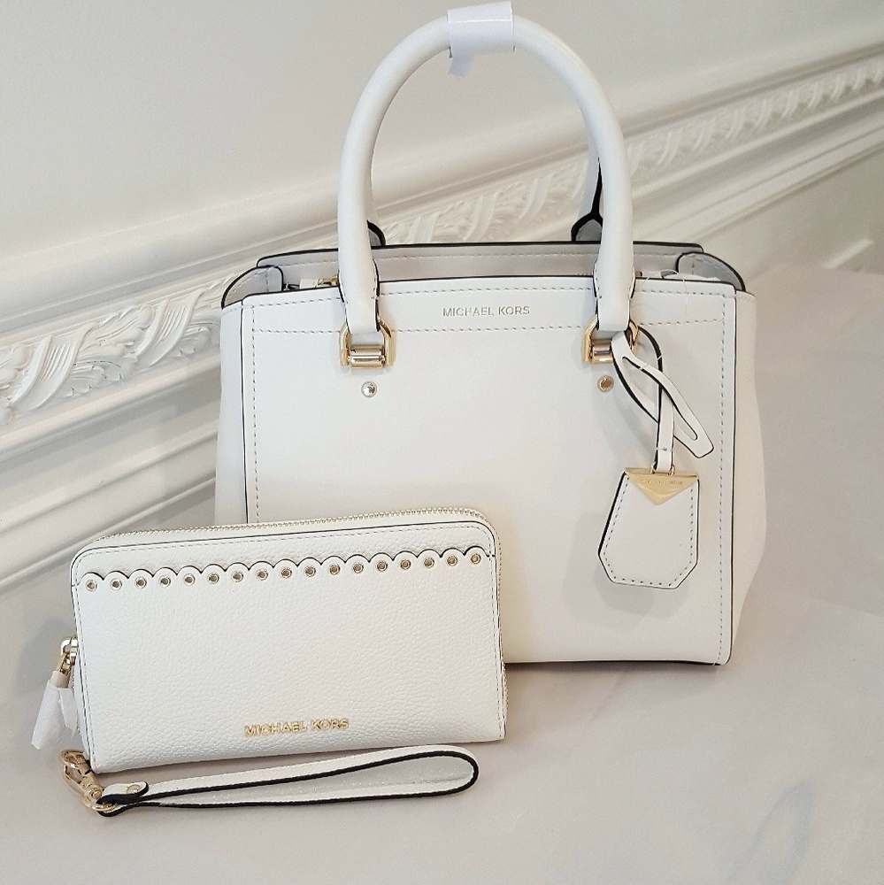 NWT Michael Kors Messenger & Scalloped Wristlet